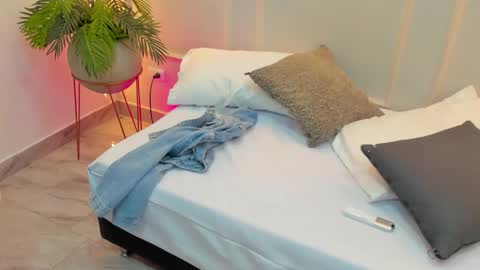 Snapshot of _arianasweet chatting on November 23, 2025, 8:19 pm _arianasweet online show from November 23, 2025, 8:19 pm