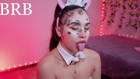 Snapshot of _ariiaa_ chatting on April 30, 2026, 3:13 am Aria online show from April 30, 2026, 3:13 am