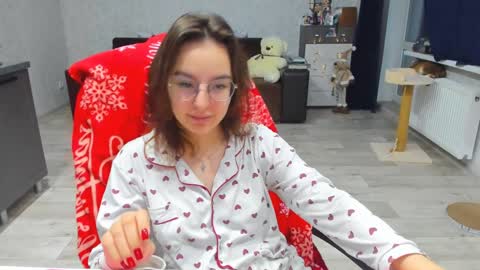 Arina online show from December 15, 2024, 3:31 pm