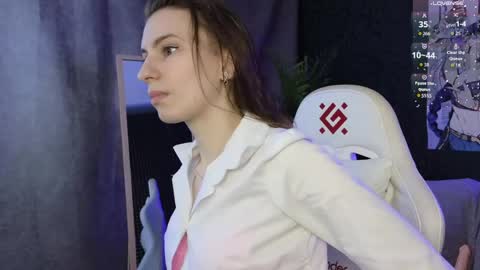 _ash_leyy_ online show from April 9, 2026, 8:31 am