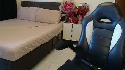 Snapshot of _ashley27 chatting on February 20, 2026, 12:07 am Angie online show from February 20, 2026, 12:07 am