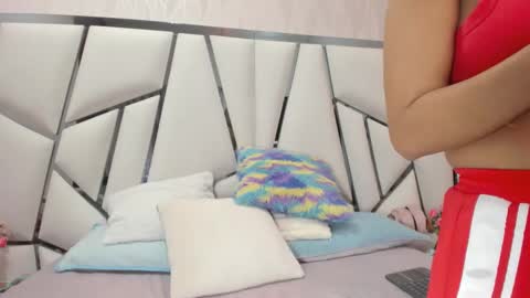 Aura online show from September 25, 2025, 3:10 am