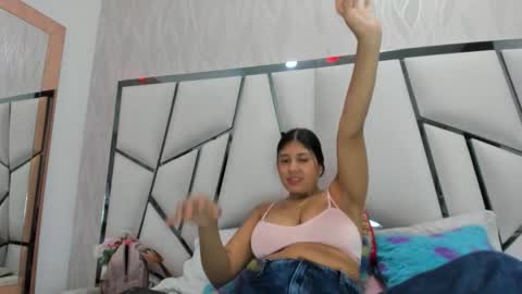 Snapshot of _aurora18 chatting on January 7, 2026, 3:20 am Aura online show from January 7, 2026, 3:20 am