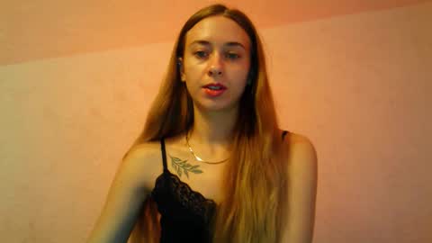 _aurora_sweet online show from October 29, 2025, 8:49 am