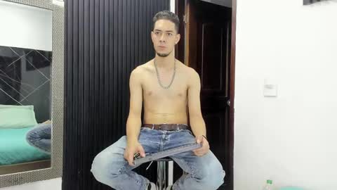Snapshot of _axel_09 chatting on May 1, 2026, 3:55 am _axel_09 online show from May 1, 2026, 3:55 am