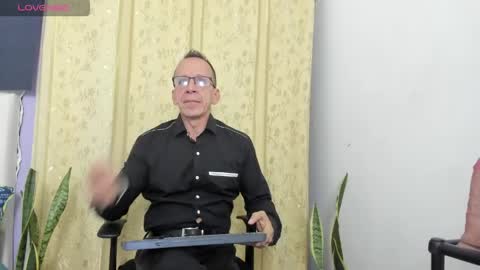 Axel online show from June 4, 2026, 8:53 am