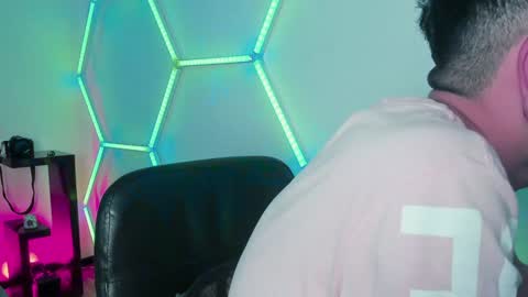 Snapshot of _baterchatur chatting on January 28, 2025, 2:43 am Lunita online show from January 28, 2025, 2:43 am