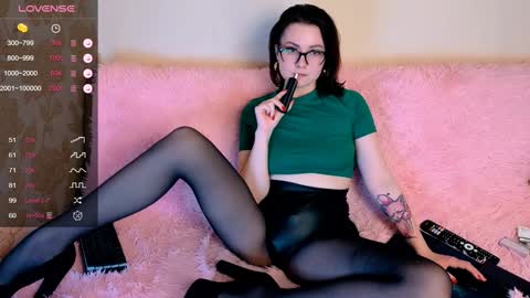 Bella online show from December 11, 2024, 3:56 am