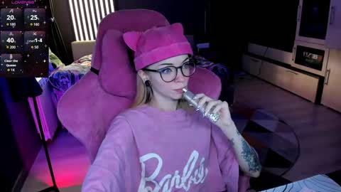 Snapshot of _black_fox__ chatting on May 2, 2026, 1:43 am Olivia Subscribe to my Fansly - online show from May 2, 2026, 1:43 am