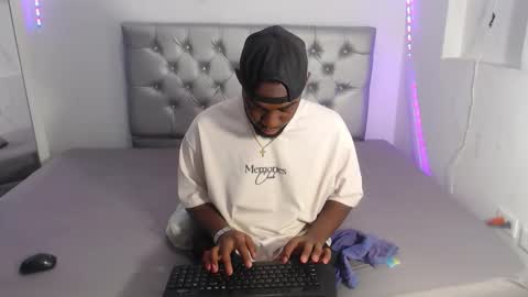 Snapshot of _black_stallion chatting on November 11, 2025, 6:41 pm Andrew online show from November 11, 2025, 6:41 pm