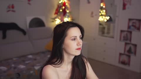 Lili online show from December 24, 2024, 12:11 am