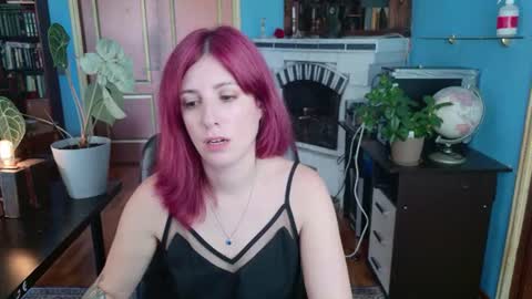 Snapshot of _blackpearl chatting on July 13, 2026, 11:57 am Laura online show from July 13, 2026, 11:57 am