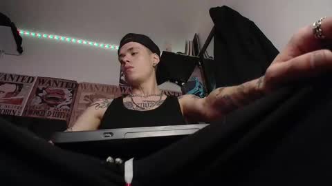 Snapshot of _blackshadow__ chatting on February 4, 2026, 5:19 pm SHADOW online show from February 4, 2026, 5:19 pm