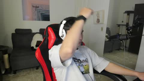 Snapshot of _blakee chatting on December 25, 2024, 3:18 am B L A K E online show from December 25, 2024, 3:18 am