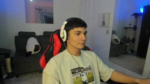 Snapshot of _blakee chatting on January 6, 2025, 6:47 am B L A K E online show from January 6, 2025, 6:47 am