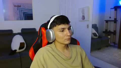 Snapshot of _blakee chatting on February 12, 2025, 8:06 am B L A K E online show from February 12, 2025, 8:06 am