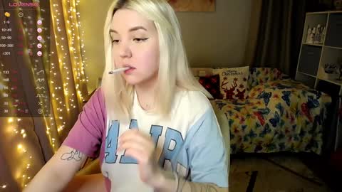 Snapshot of _blonde_barbie_ chatting on January 17, 2025, 10:11 am Elizabeth online show from January 17, 2025, 10:11 am