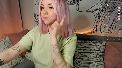 Snapshot of _blonde_barbie_ chatting on March 4, 2025, 9:11 pm Elizabeth online show from March 4, 2025, 9:11 pm