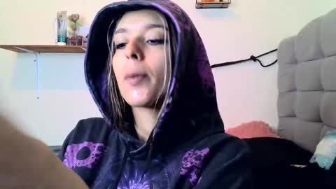 Snapshot of _bluestonex chatting on December 19, 2025, 11:17 am BlueStoneX online show from December 19, 2025, 11:17 am