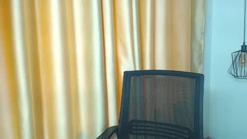 _bonnie__and_clyde online show from April 7, 2026, 7:14 pm