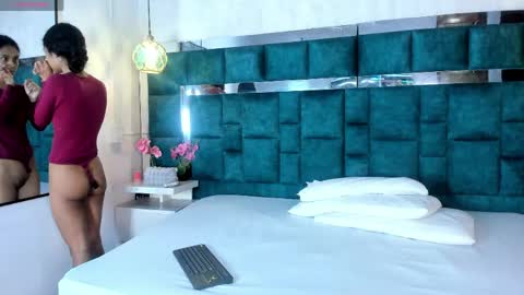 _bonnyandclyde online show from April 14, 2026, 12:33 pm