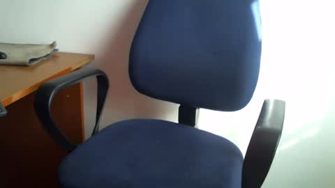 Snapshot of _bunny_b chatting on February 18, 2025, 5:42 am I will be back soon online show from February 18, 2025, 5:42 am