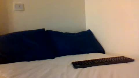 Snapshot of _bunny_b chatting on October 6, 2025, 8:01 am I will be back soon online show from October 6, 2025, 8:01 am