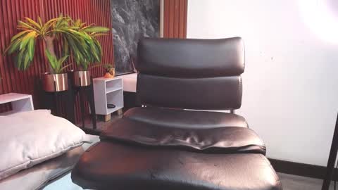 _bunny_boy_ online show from March 9, 2025, 9:02 am