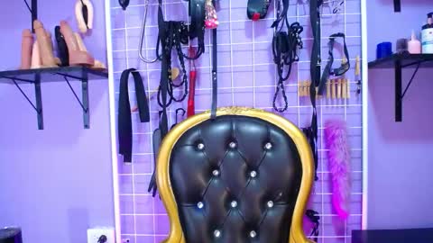 Bella online show from October 10, 2025, 2:10 am