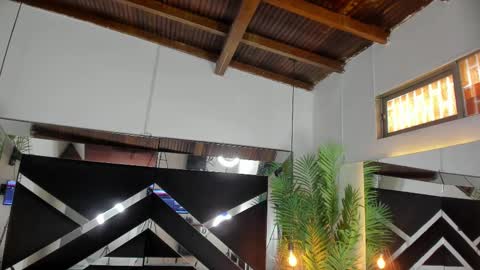 Candy online show from September 18, 2025, 5:59 pm