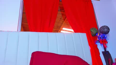 Carolina  online show from October 3, 2025, 5:32 pm