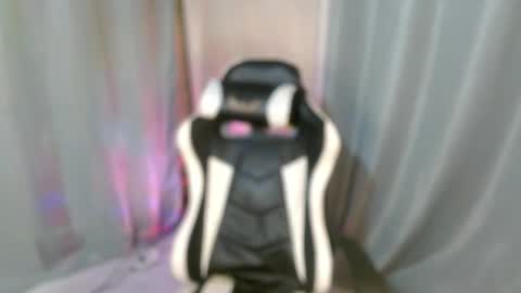 Snapshot of _caroline18_ chatting on January 8, 2025, 12:05 pm Kate flores online show from January 8, 2025, 12:05 pm