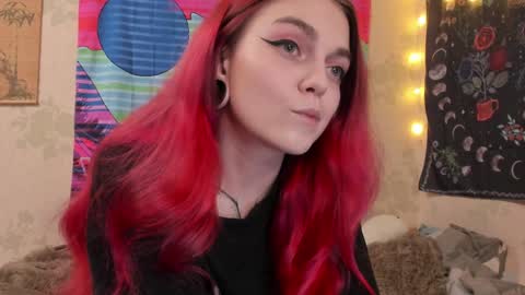 Caroline online show from December 8, 2024, 1:58 pm