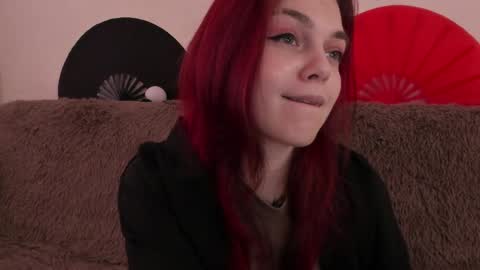 Caroline online show from April 23, 2026, 12:40 pm