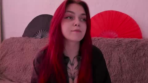 Snapshot of _caroline_coy chatting on June 9, 2026, 10:27 am Caroline online show from June 9, 2026, 10:27 am