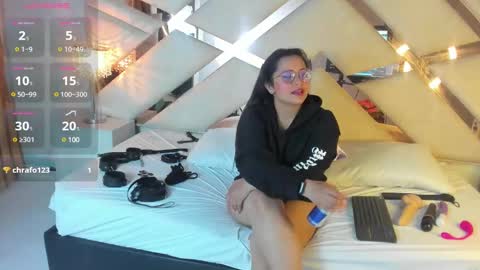 Caroline Sweet online show from December 22, 2024, 3:00 am