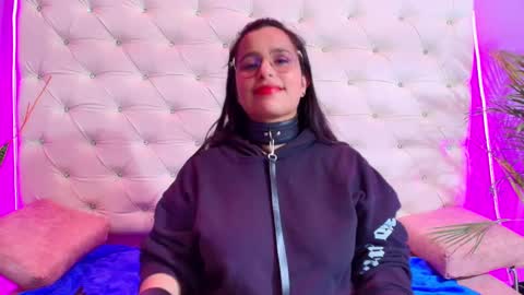 Caroline Sweet online show from January 20, 2025, 1:53 pm