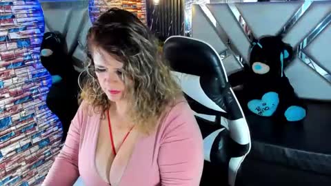Snapshot of _casandra11 chatting on February 13, 2025, 11:04 pm _casandra11 online show from February 13, 2025, 11:04 pm