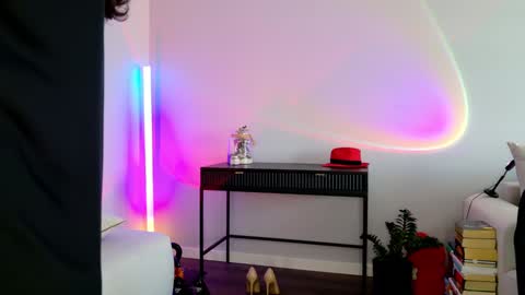 Snapshot of _cava_ chatting on January 24, 2025, 10:43 am Carol online show from January 24, 2025, 10:43 am