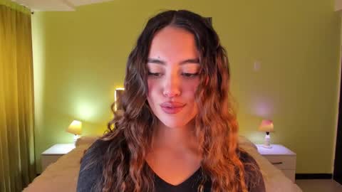 Snapshot of _charlotte_evans_2 chatting on October 6, 2025, 7:00 pm Charlote online show from October 6, 2025, 7:00 pm