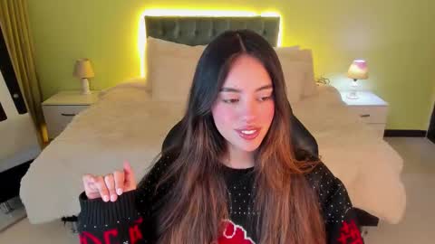 Snapshot of _charlotte_evans_2 chatting on November 13, 2025, 10:52 pm Charlote online show from November 13, 2025, 10:52 pm