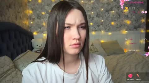 _chloe_miller_ online show from February 28, 2025, 8:28 pm