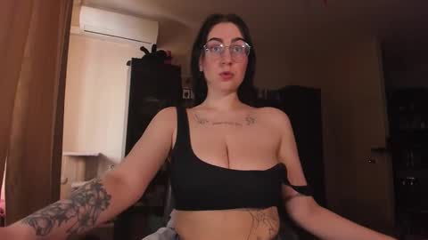 Chrissy online show from March 23, 2026, 4:05 am