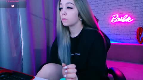 Nica online show from February 19, 2025, 5:05 am