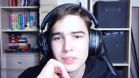 _crise_next_door_ online show from October 2, 2025, 3:52 pm