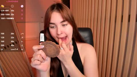 Angel online show from November 22, 2025, 8:57 am