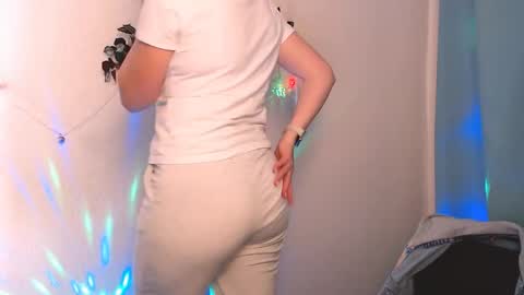 Snapshot of _cutie_and_shy_ chatting on May 6, 2026, 6:41 am _cutie_and_shy_ online show from May 6, 2026, 6:41 am