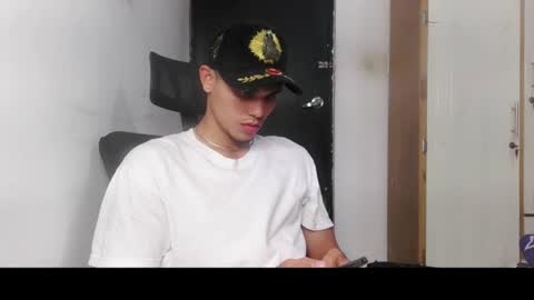 _dadybig_ online show from November 10, 2025, 5:06 am