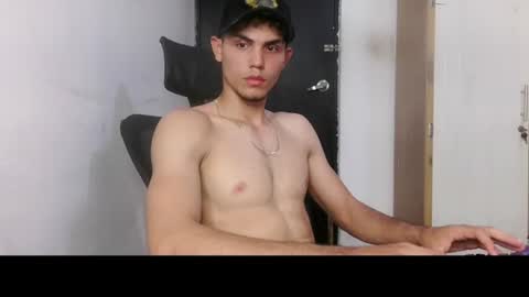 _dadybig_ online show from November 12, 2025, 12:11 am