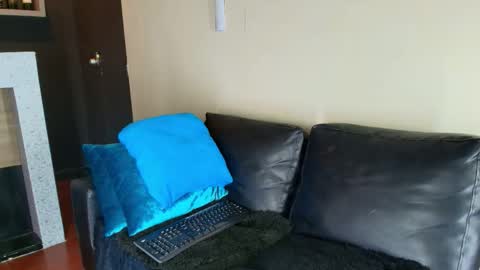 Snapshot of _dantfox_ chatting on October 14, 2025, 7:25 pm Dante online show from October 14, 2025, 7:25 pm